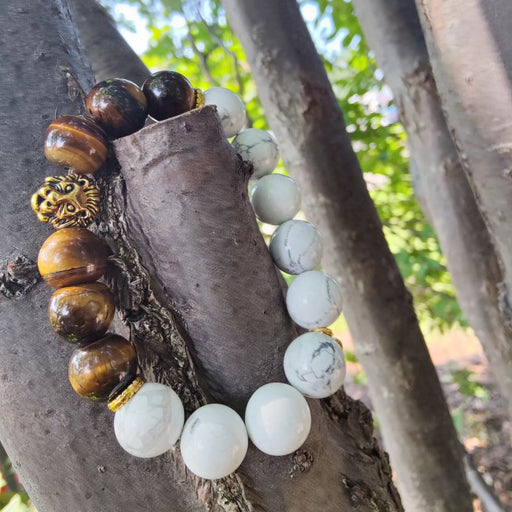 HOWLITE AND TIGER EYE (WITH GOLD LION)